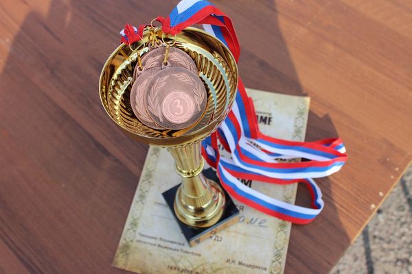 Jak wybrać odpowiednie trofeum dla swojego zawodnika?